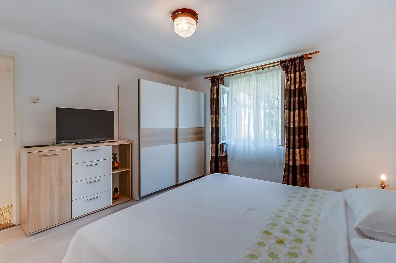 Apartments Ivna Veli Losinj 0*,